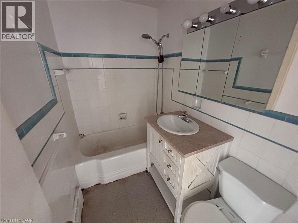 2054 Courtland Drive Unit# 404 Property Photo 7
