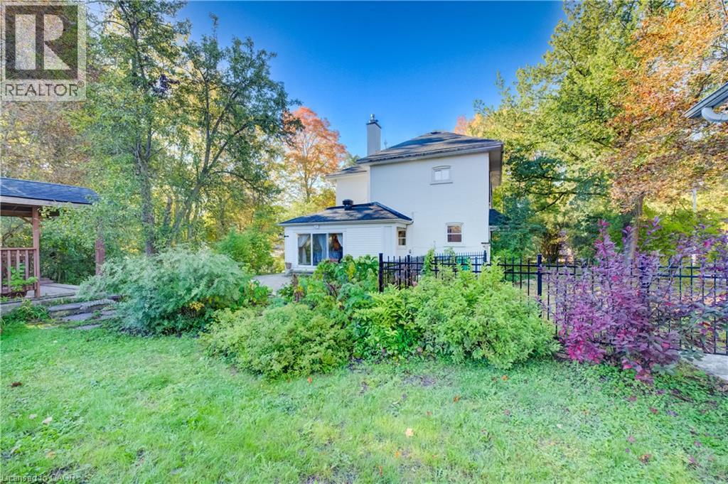 119 John Street W Property Photo 5