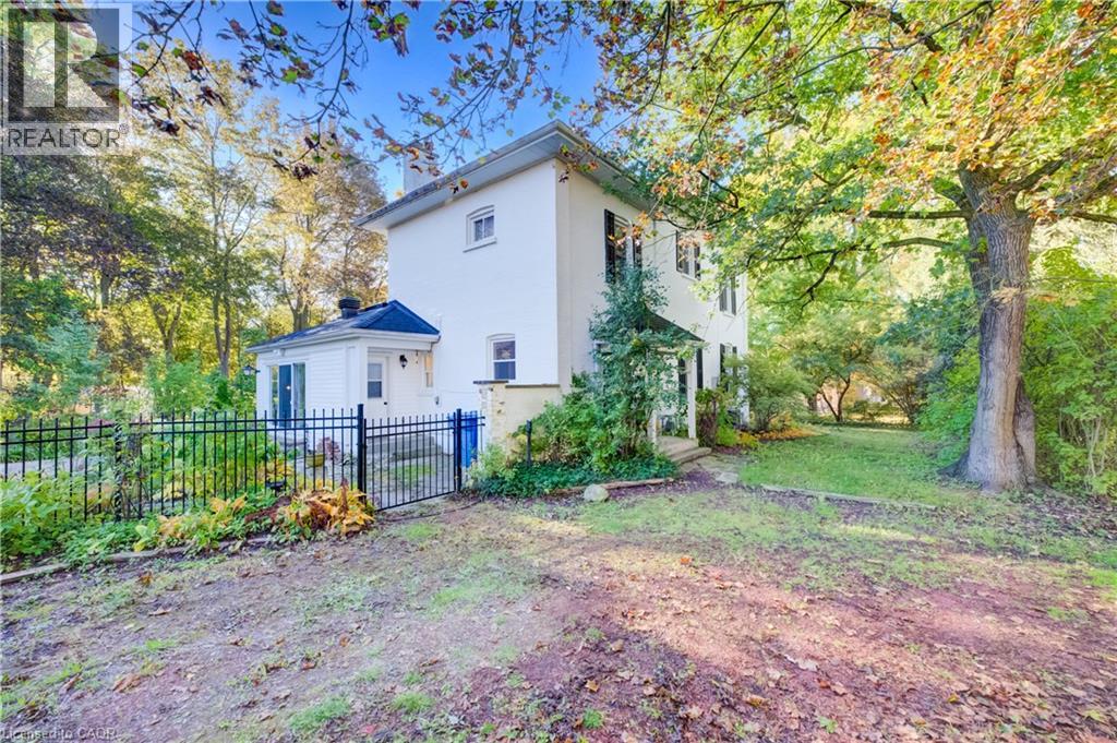 119 John Street W Property Photo 6