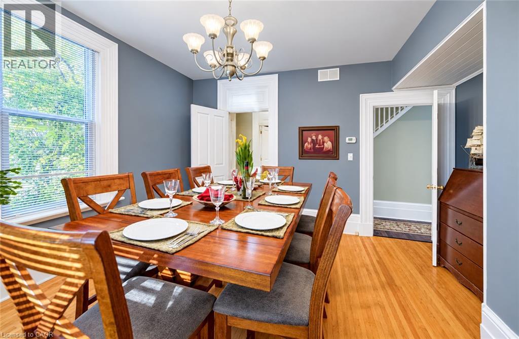 119 John Street W Property Photo 12