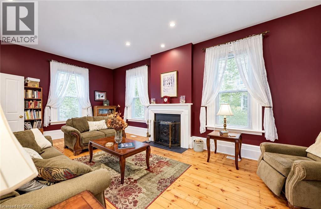 119 John Street W Property Photo 14