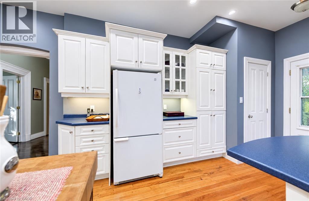119 John Street W Property Photo 22