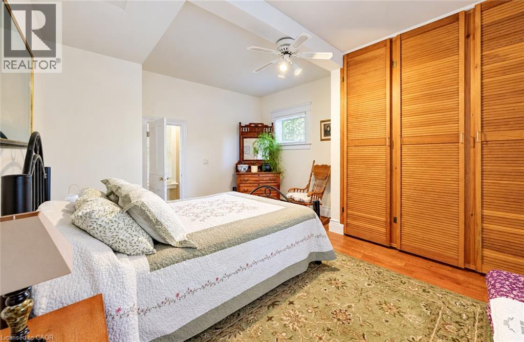 119 John Street W Property Photo 31