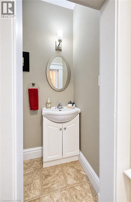 119 John Street W Property Photo 34