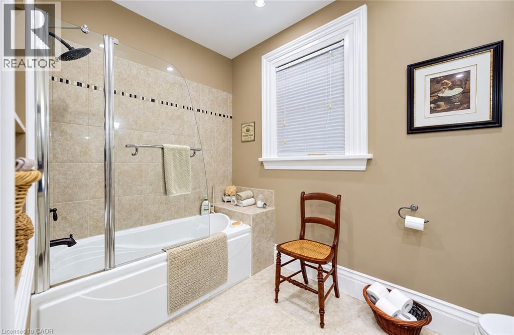 119 John Street W Property Photo 35
