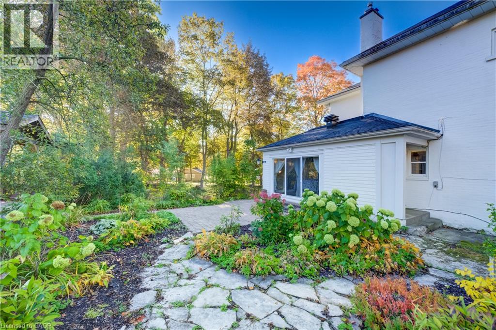 119 John Street W Property Photo 43