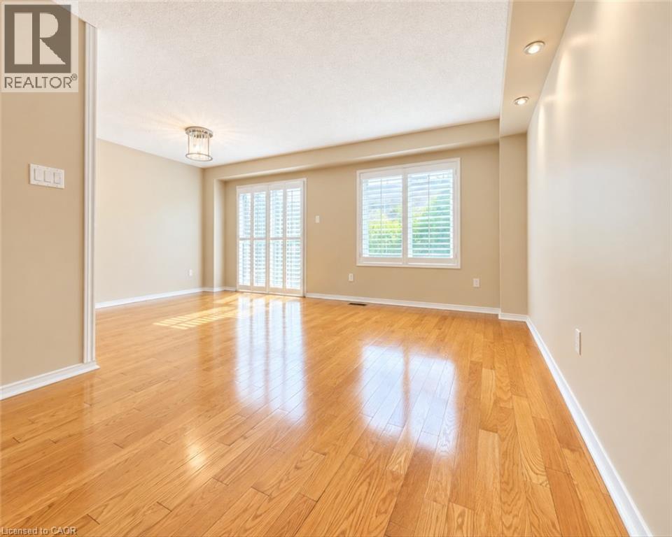 6143 Snowy Owl Crescent Property Photo 6