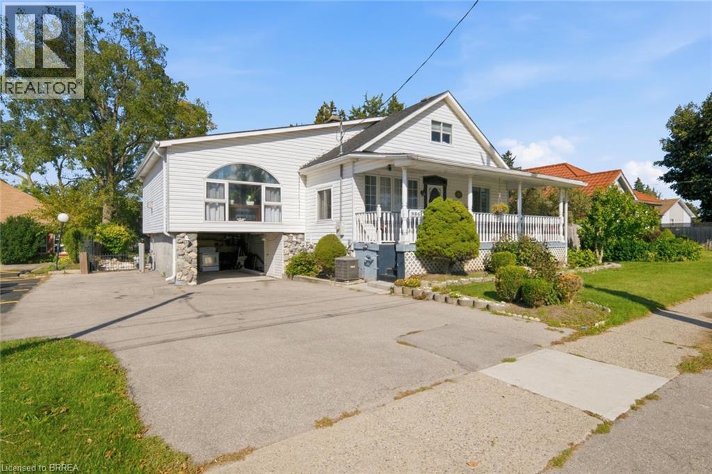 986 Colborne Street Property Photo 2