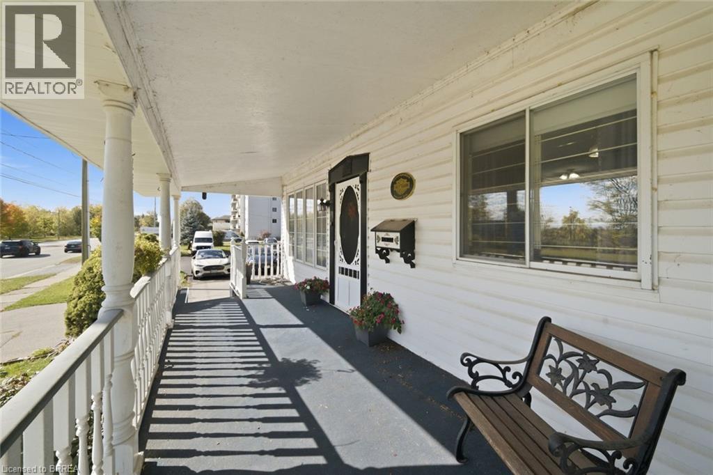 986 Colborne Street Property Photo 4