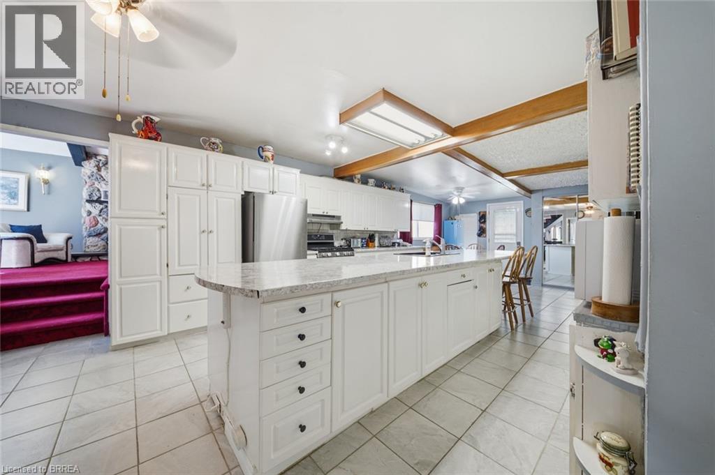 986 Colborne Street Property Photo 7