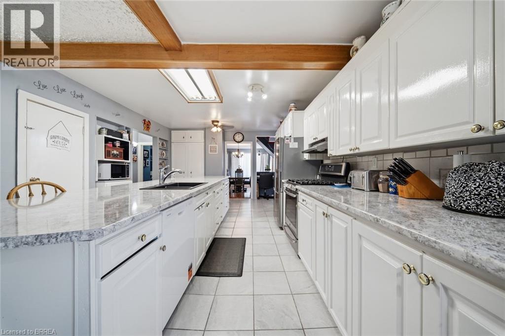 986 Colborne Street Property Photo 9