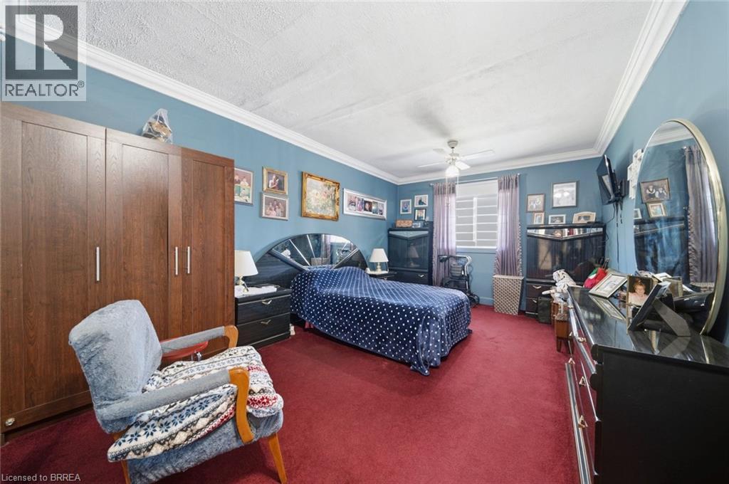 986 Colborne Street Property Photo 16