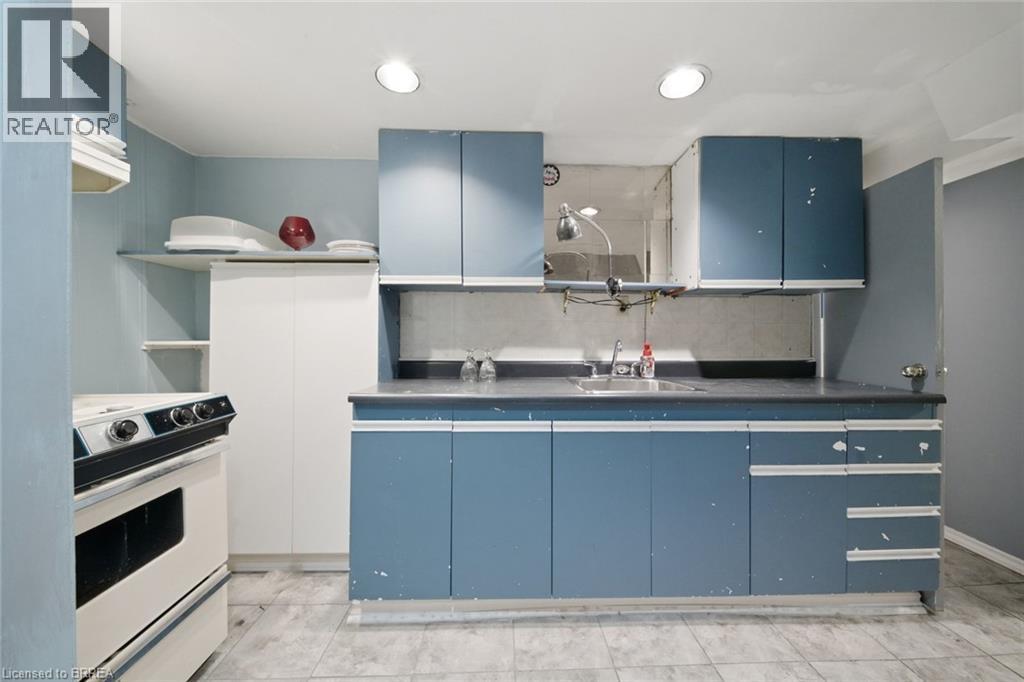 986 Colborne Street Property Photo 23