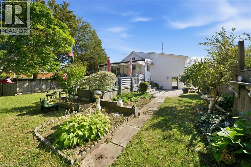 986 Colborne Street Property Photo 28