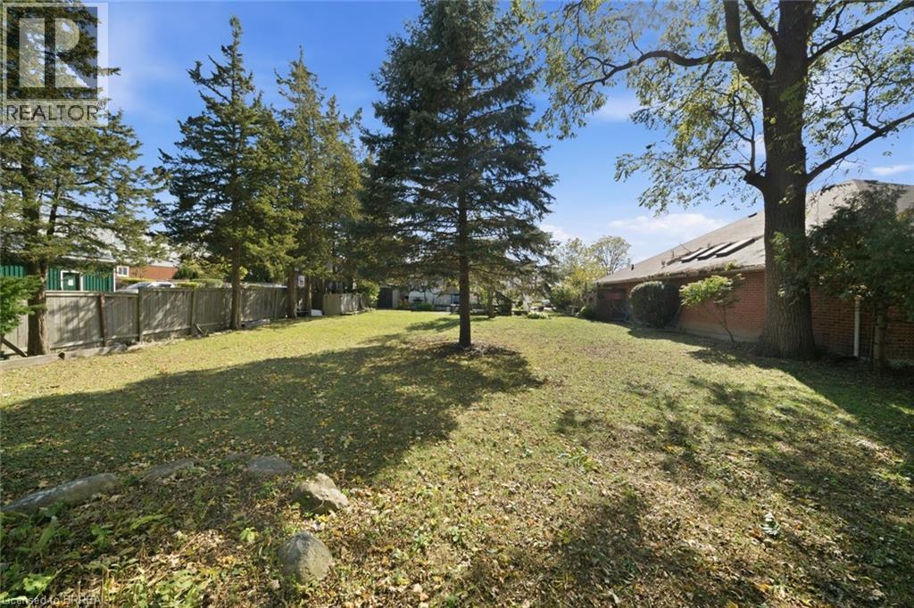 986 Colborne Street Property Photo 29