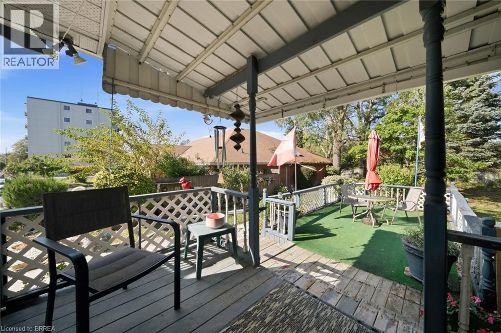 986 Colborne Street Property Photo 30