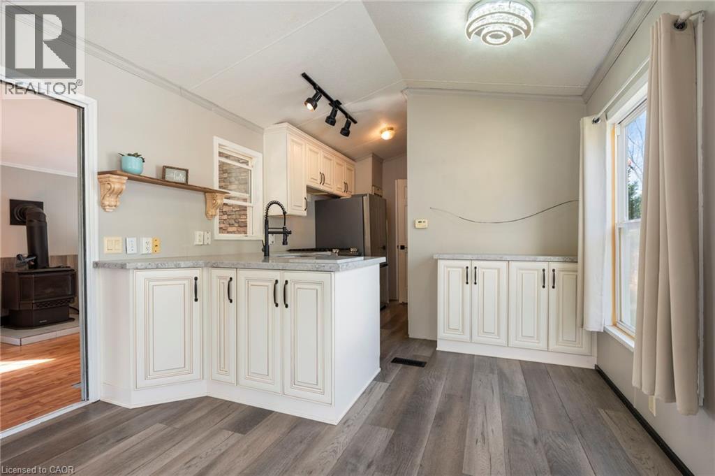 495856 10th Line Unit# 60 Property Photo 18