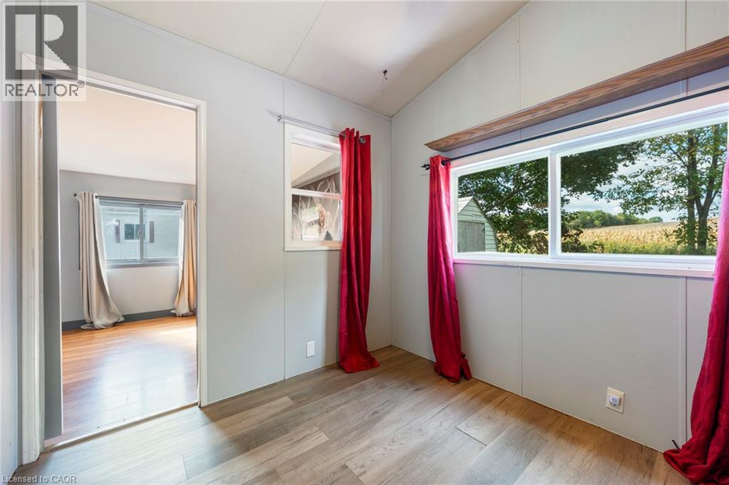 495856 10th Line Unit# 60 Property Photo 21