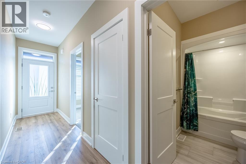 248 Lafayette Street E Property Photo 5