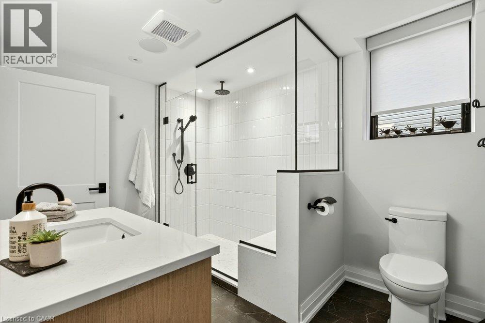 98 Moore Crescent Property Photo 43