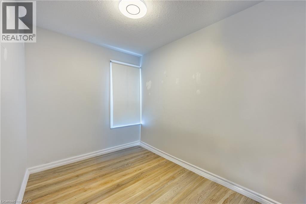89 Talbot Street S Property Photo 22