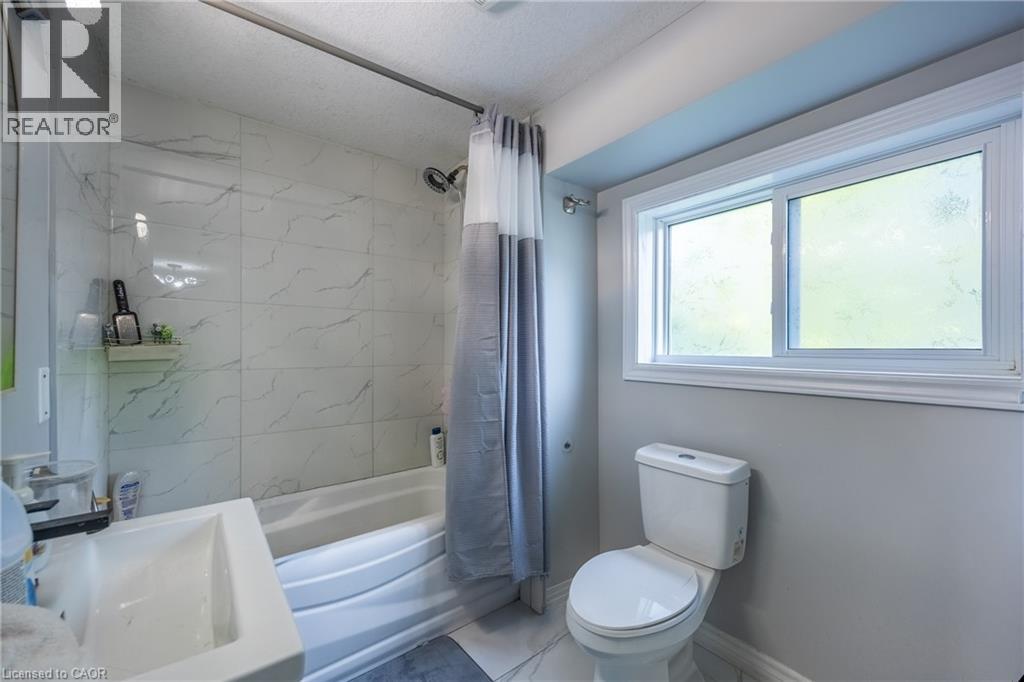 89 Talbot Street S Property Photo 27