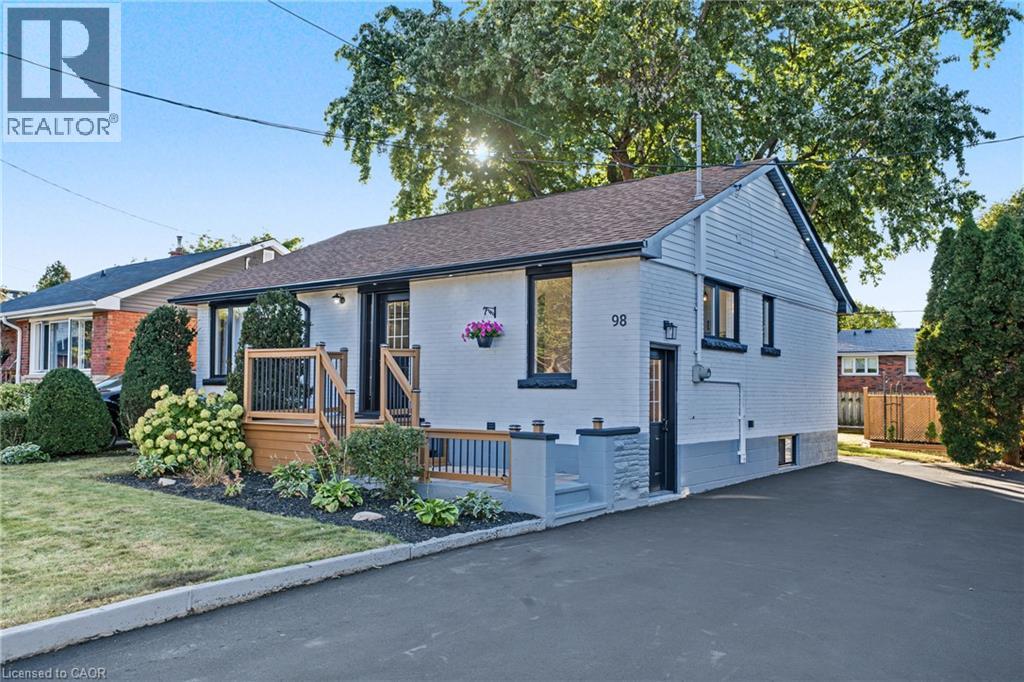 98 WISE Crescent Property Photo 1