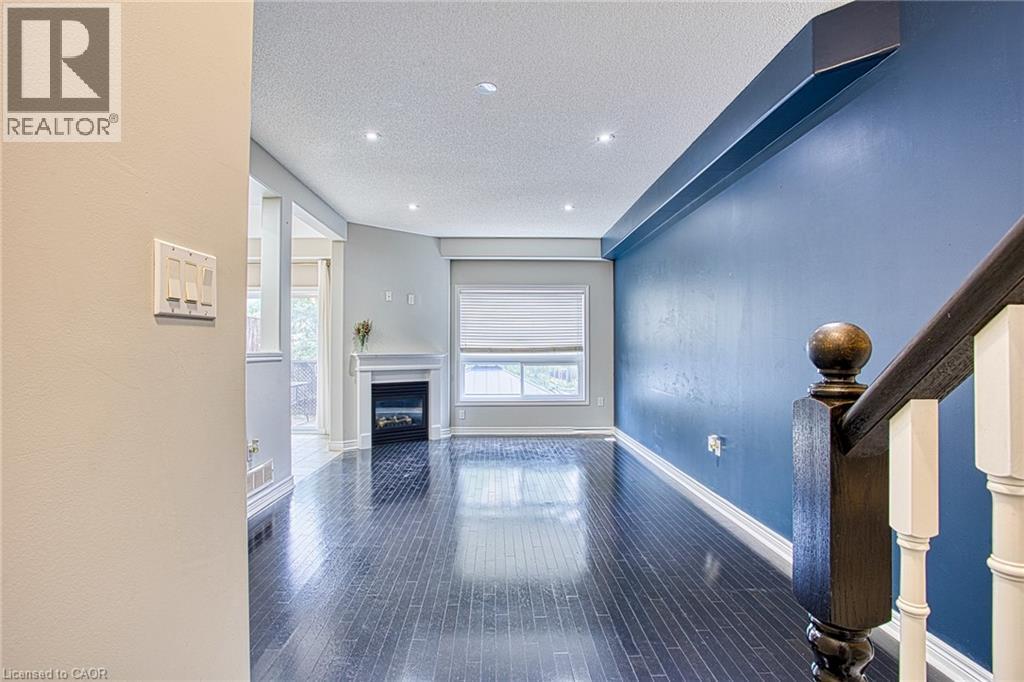 52 Dartmouth Gate Unit# Main Property Photo 4