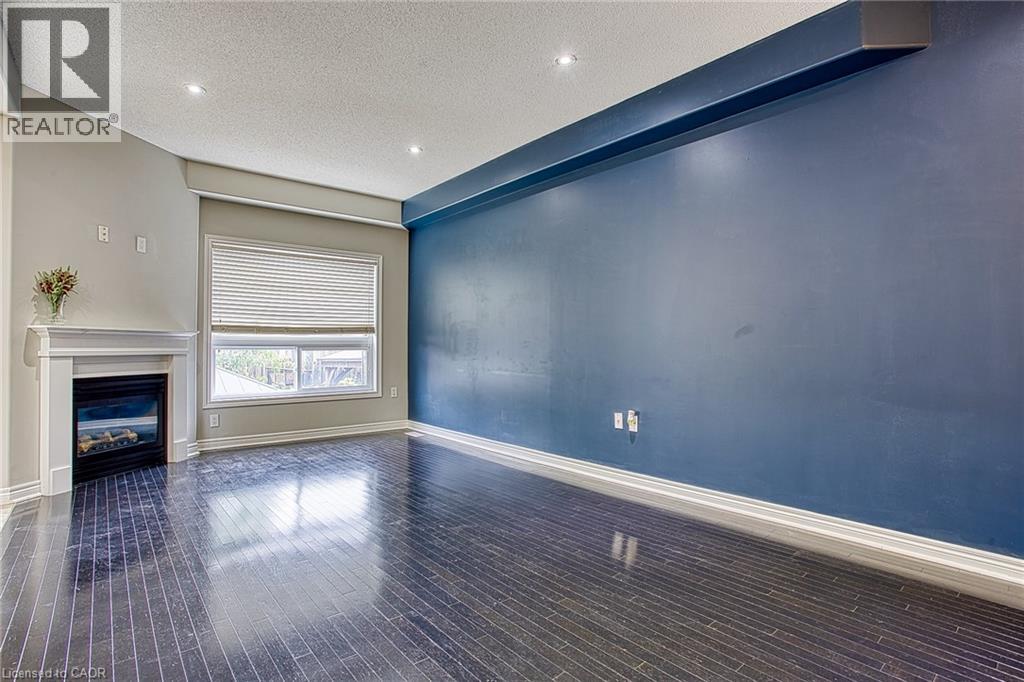 52 Dartmouth Gate Unit# Main Property Photo 6