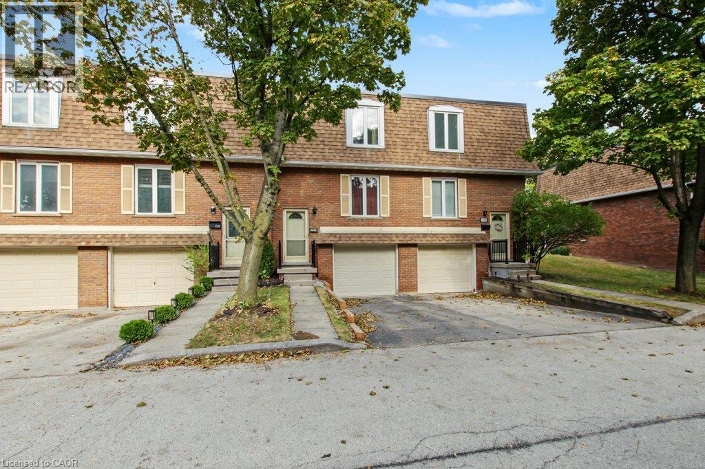 1535 Westminster Place Property Photo 4