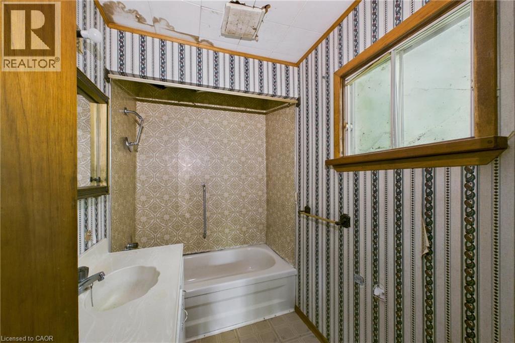115 Broadbent Road Property Photo 9