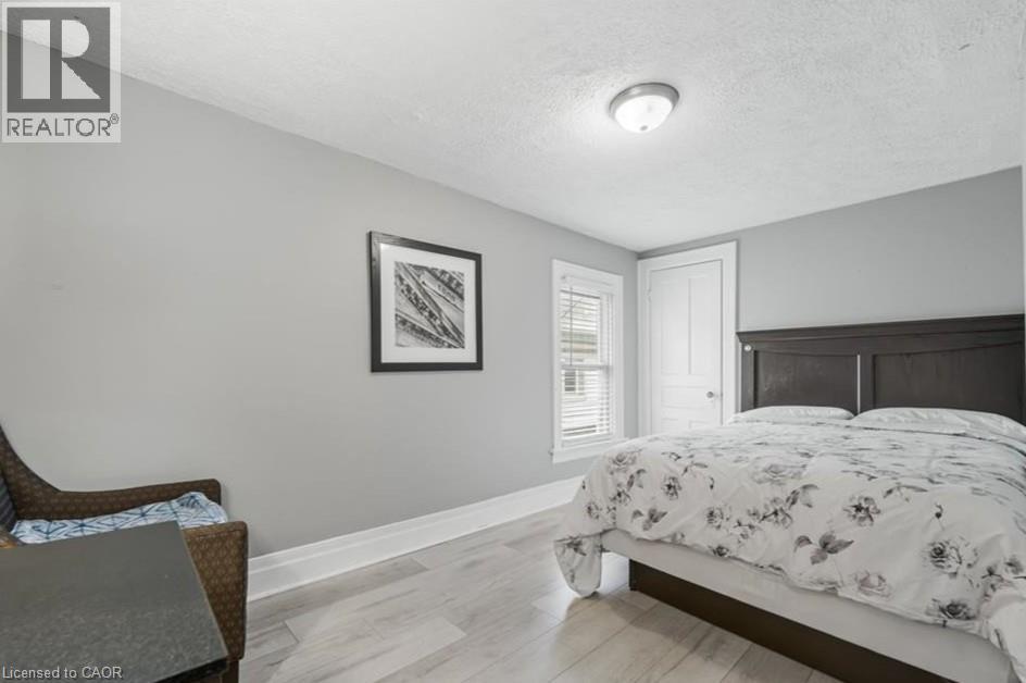 5429 Second Avenue Property Photo 9