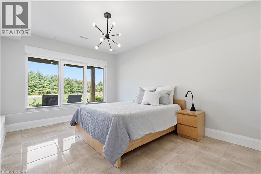 7 - 670 Bishopsgate Road Property Photo 38