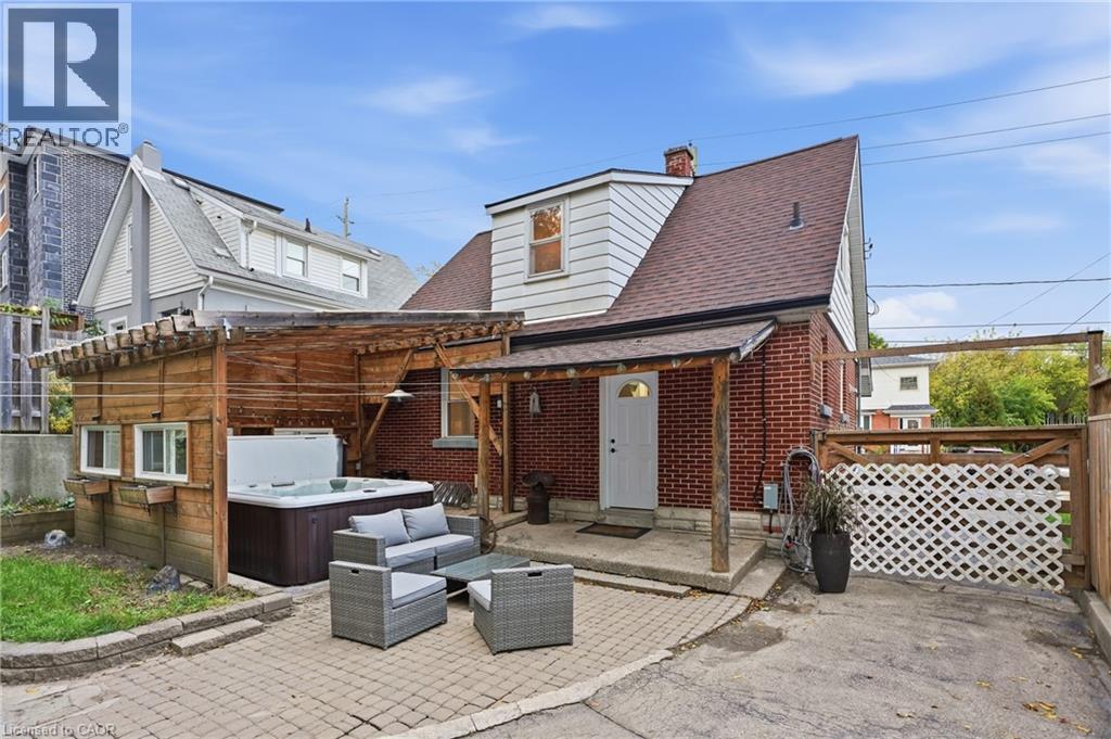 106 Cedar Street S Property Photo 35