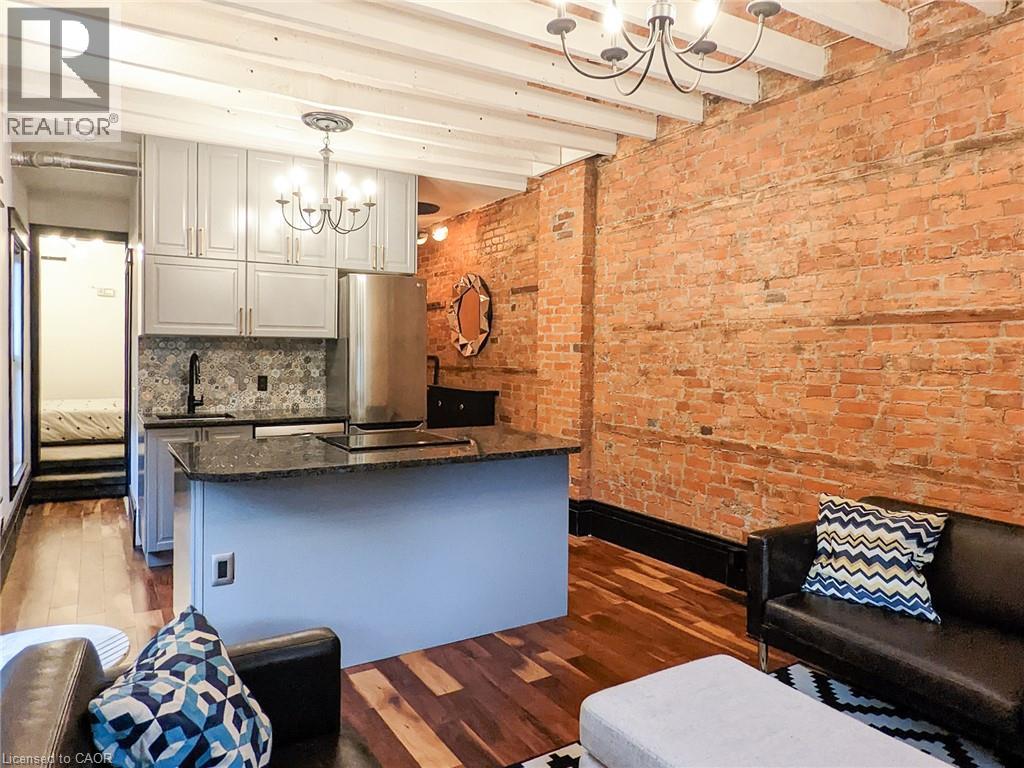 158 Hunter Street E Property Photo 1