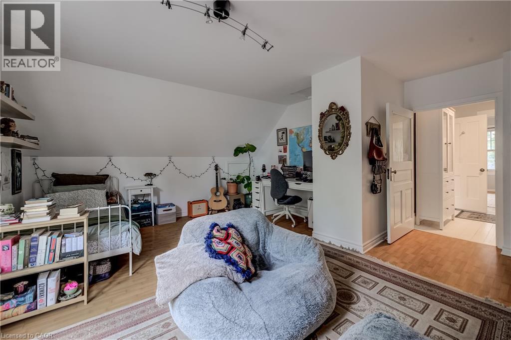22 Maynard Avenue Property Photo 36