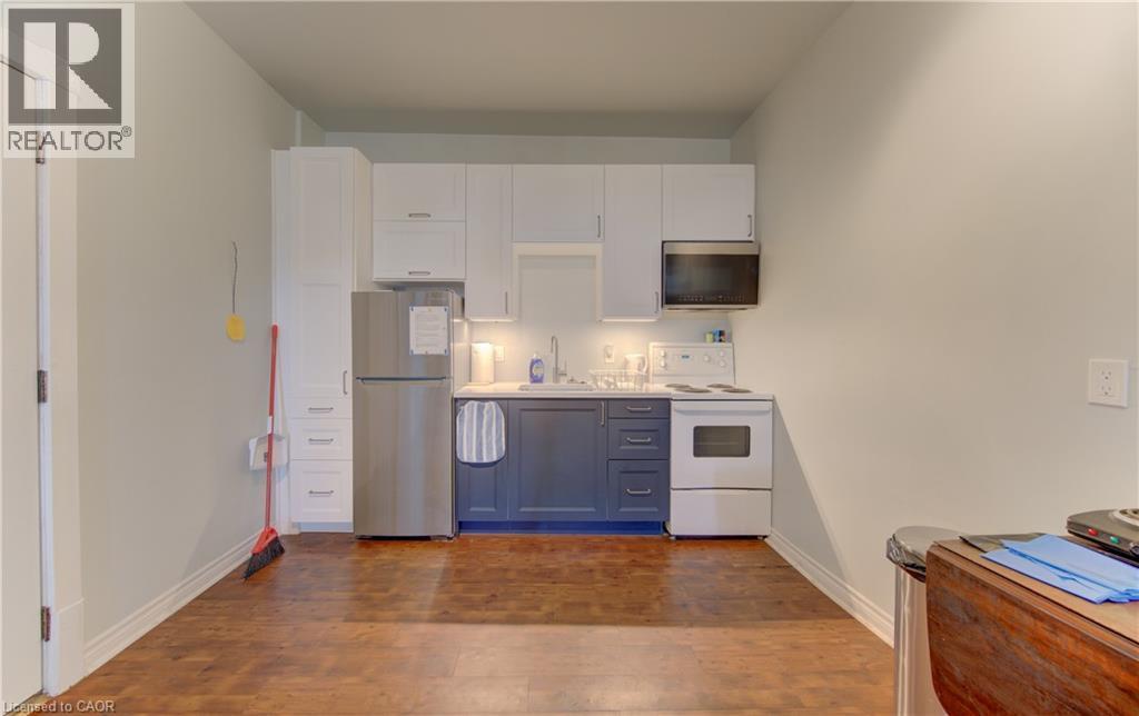 422-430 Turnberry Street Property Photo 7
