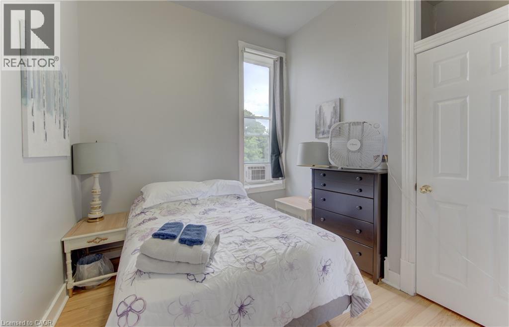 422-430 Turnberry Street Property Photo 12