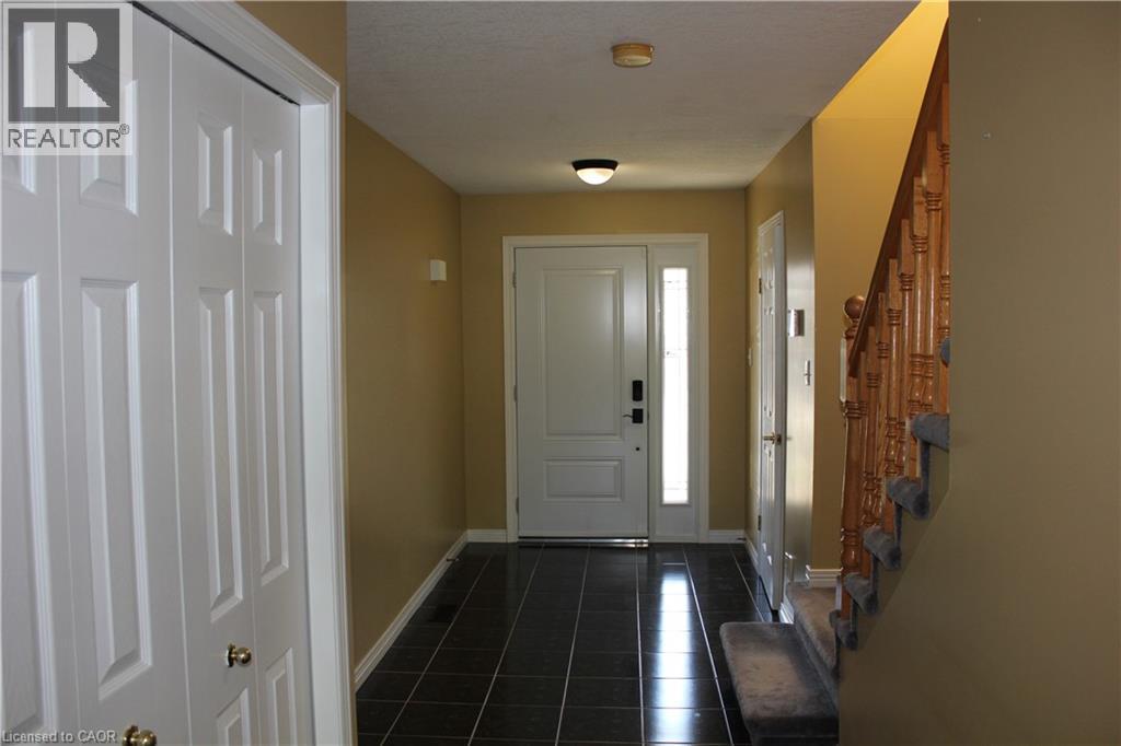 184 Northampton Crescent Unit# B Property Photo 2