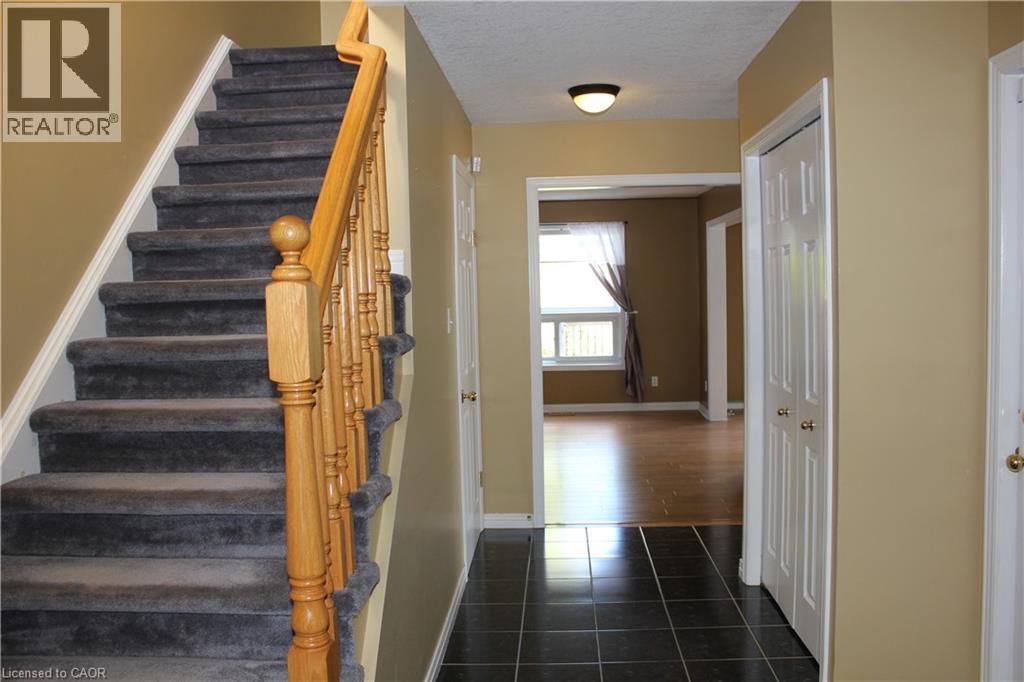 184 Northampton Crescent Unit# B Property Photo 3