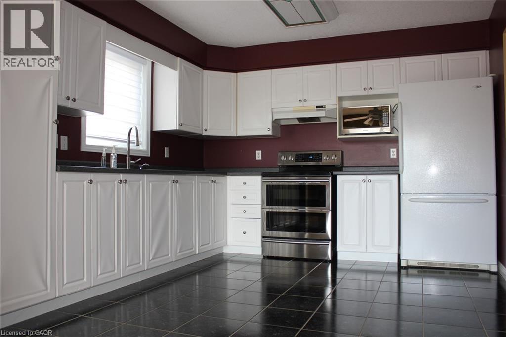 184 Northampton Crescent Unit# B Property Photo 8