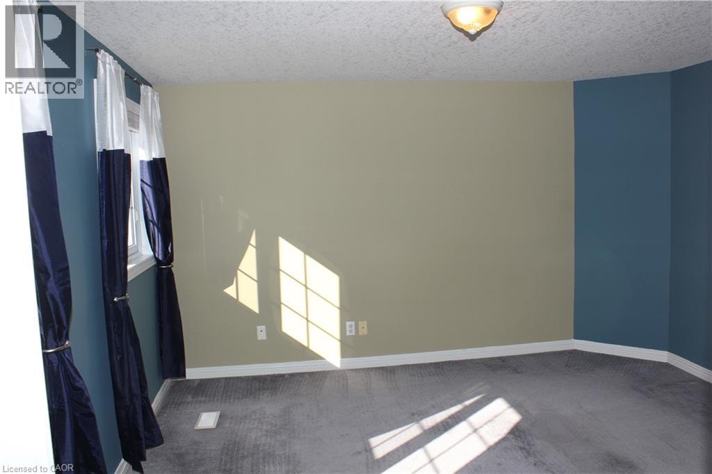 184 Northampton Crescent Unit# B Property Photo 11