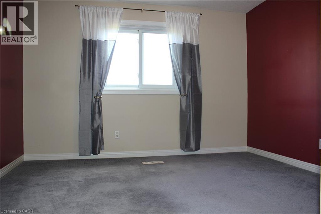 184 Northampton Crescent Unit# B Property Photo 12