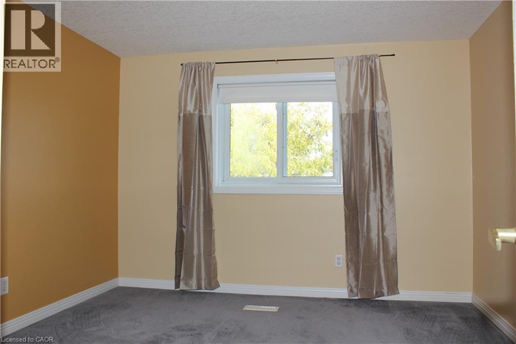 184 Northampton Crescent Unit# B Property Photo 13
