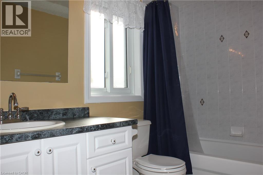 184 Northampton Crescent Unit# B Property Photo 14
