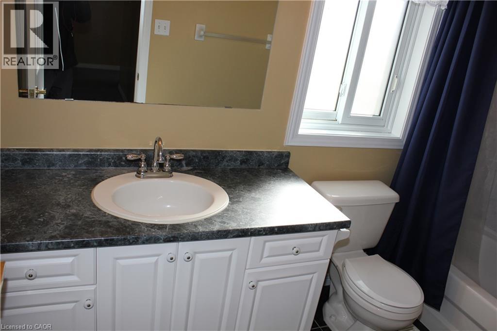 184 Northampton Crescent Unit# B Property Photo 15