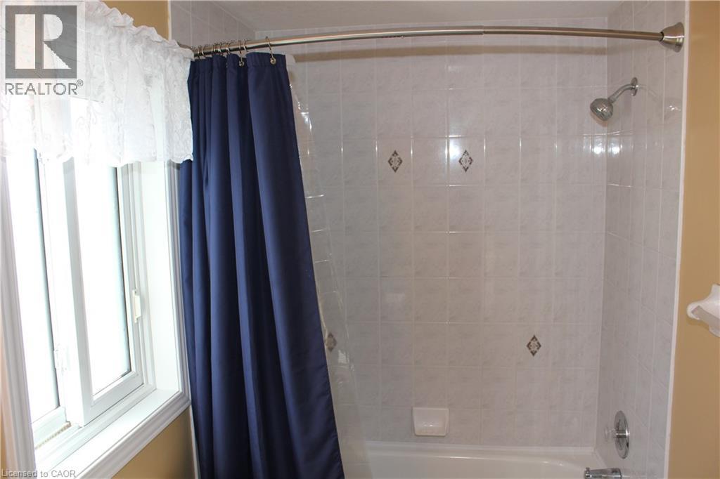 184 Northampton Crescent Unit# B Property Photo 16
