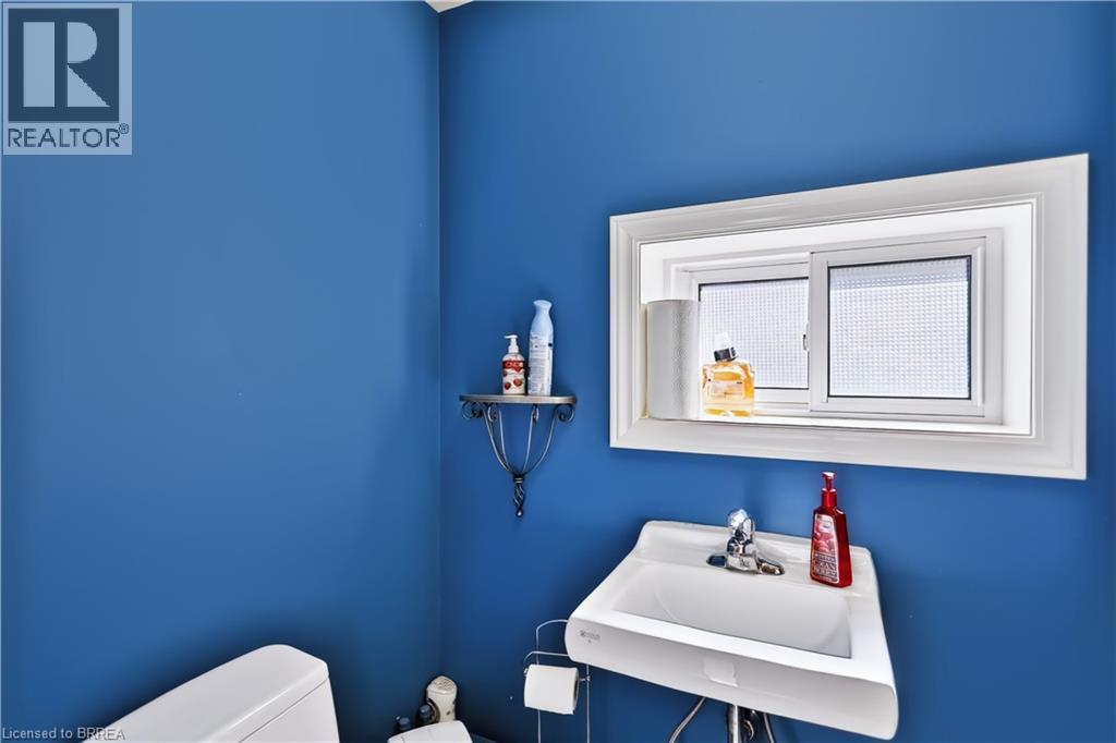 241 Brant Avenue Property Photo 11