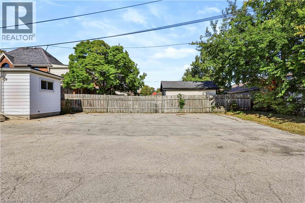 241 Brant Avenue Property Photo 26