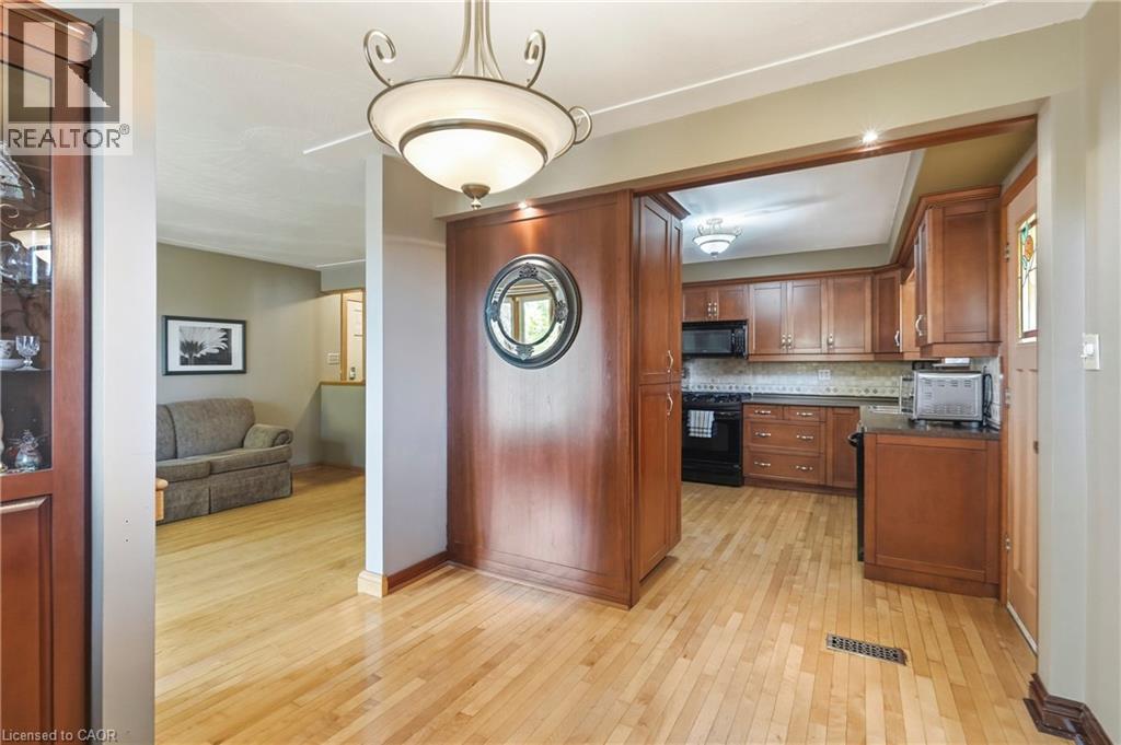 106 Victor Boulevard Property Photo 7